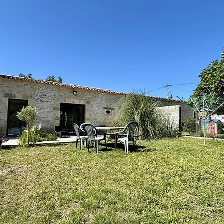 Maison Renovee Pres De La Plage, Jardin Prive Et Terrasse - 4 Couchages - Fr-1-246a-321 Holiday home *